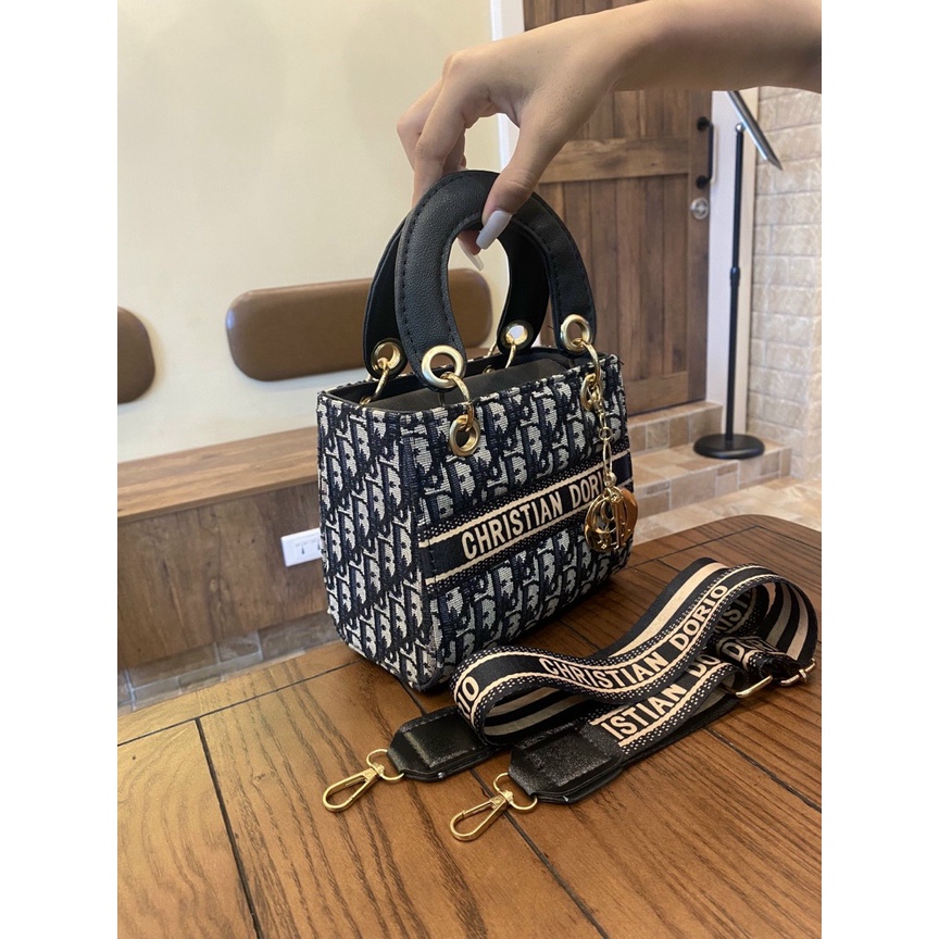 Túi đeo chéo Lady vải dệt thổ cẩm thời trang 2022