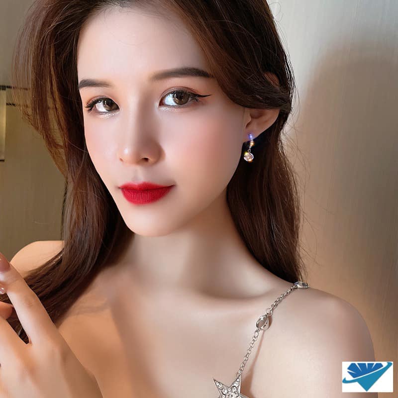 KHUYÊN TAI BẠC GẮN ĐÁ SÁNG LẤP LÁNH