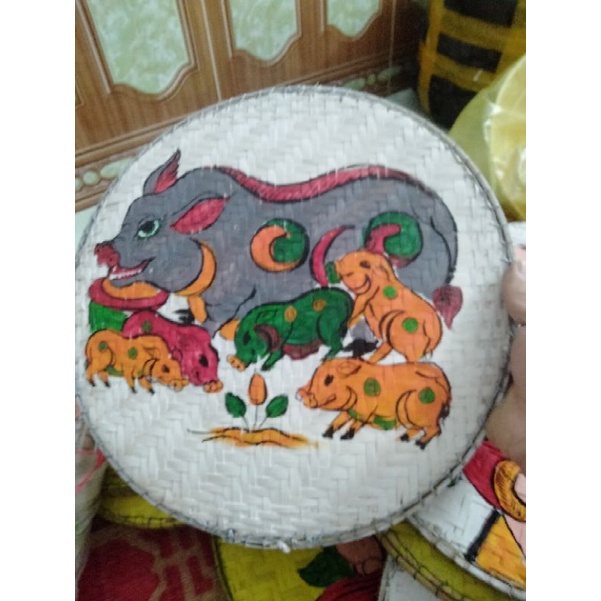 Tranh dân gian vẽ trên mẹt tre