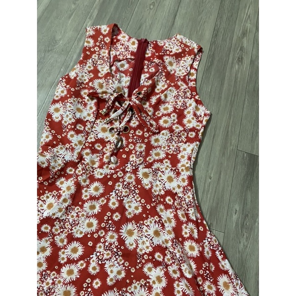 2hand đầm hoa kiểu