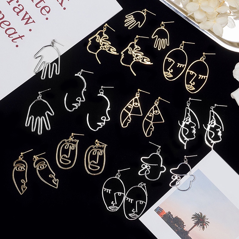 Đôi khuyên tai kim loại kiểu dáng mặt cười/ bàn tay độc đáo thời trang