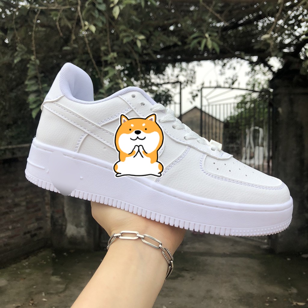 Giày thể thao màu trắng thoáng khí đế êm, giay dế 3cm full box