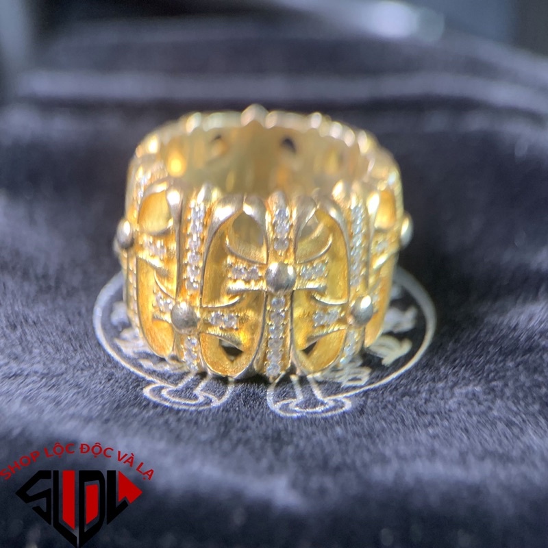 Nhẫn Cement Chrome Heart mạ vàng full diamond.