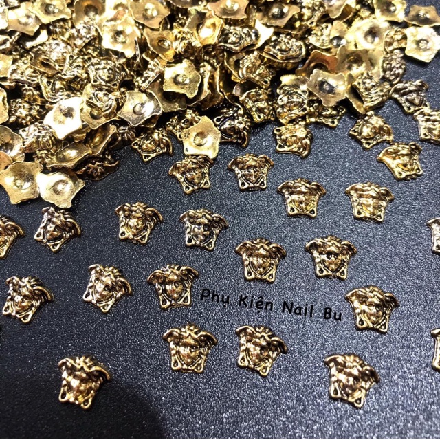 Charm đá versace 1 túi 10 viên