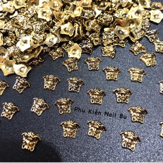 Charm đá versace 1 túi 10 viên