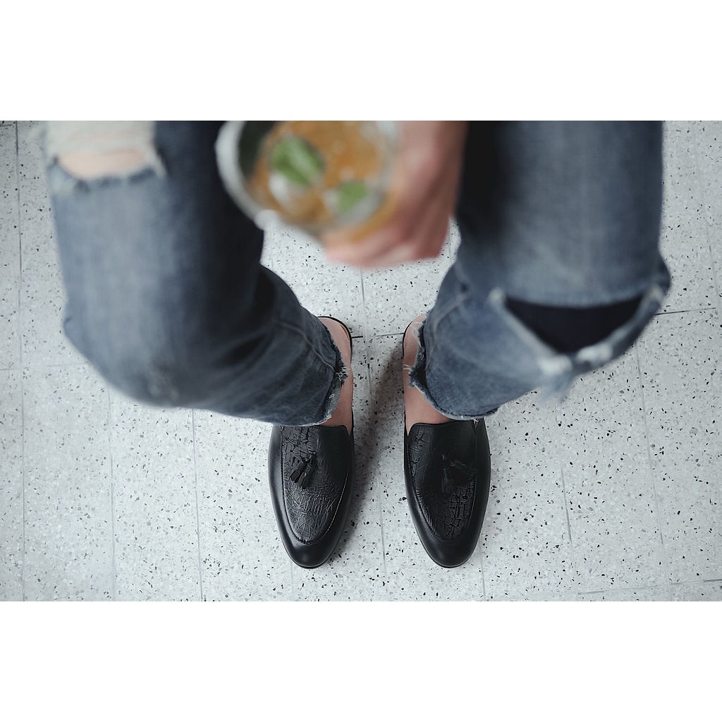 Giày Sục Nam Hở Gót Đai Chuông Da Bò Nguyễn Tấm Santoro Mã M647