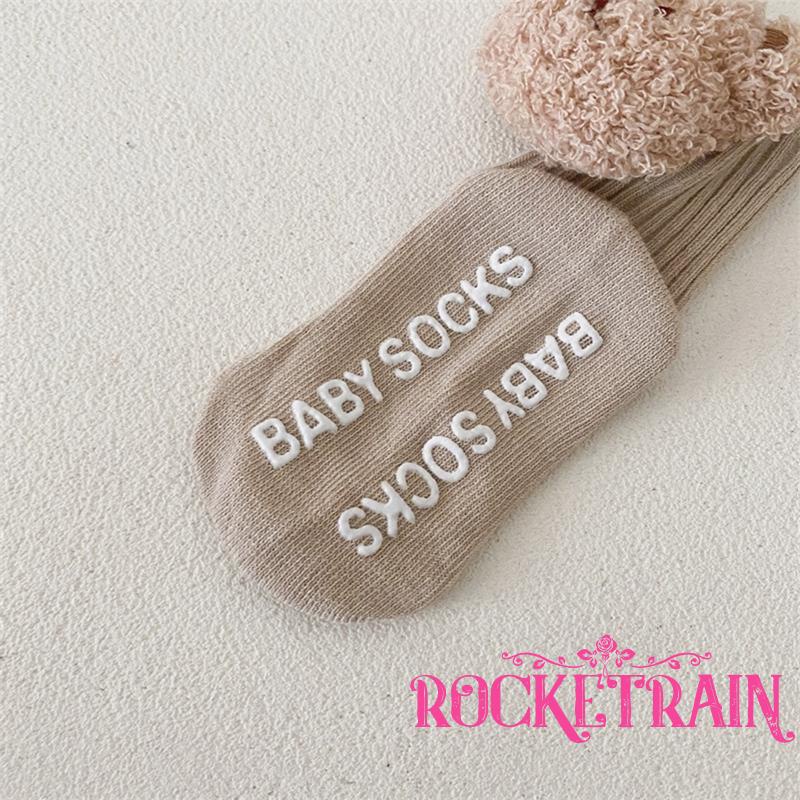 Đôi Vớ Nhẹ Mềm Chống Trượt In Hình Gấu Hoạt Hình Đáng Yêu Cho Bé