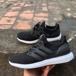 Giày Sneaker u tra bót