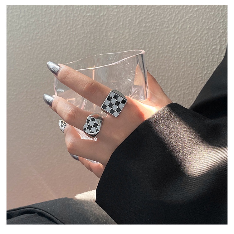 Bộ Vòng cổ và khuyên tai hình trái tim phong cách Hàn Quốc