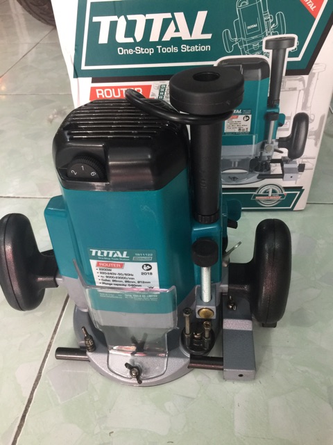 Máy phay gỗ Total TR11122, 2200W, 12mm