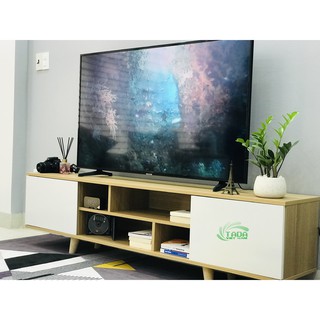 Kệ tivi để sàn TADA màu vân sồi 2 cánh mở, chia đợt 4 ngăn trang trí  Kích thước: (D)1600mmx (R)300mmx (C)450mm (TD23)