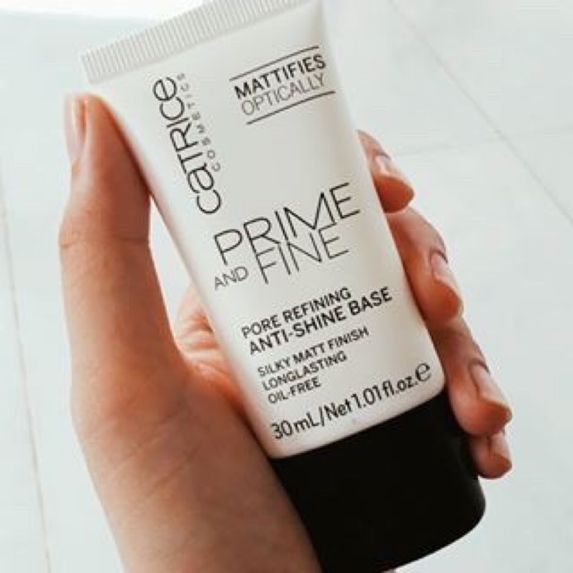 Kem lót se khít lỗ chân lông và kiểm dầu Prime and Fine Pore Refining Anti-Shine Base Catrice