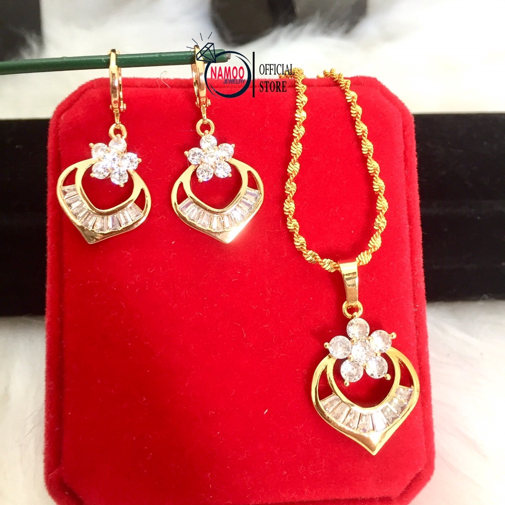 Set Dây Chuyền Vàng Nữ Và Bông Tai Đính Đá Hoa Hình Trái Tim V516 T235 Namoo Jewelry