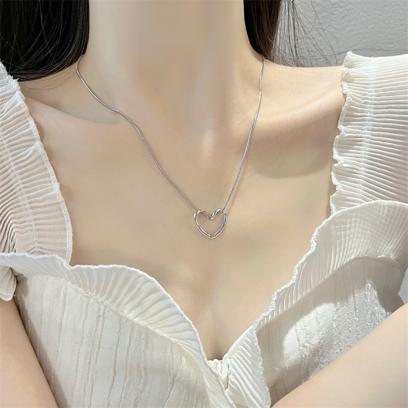 Vòng Cổ Nữ Thép Titan Không Gỉ Trái Tim Nhỏ Đơn Giản Phong Cách Hàn Quốc