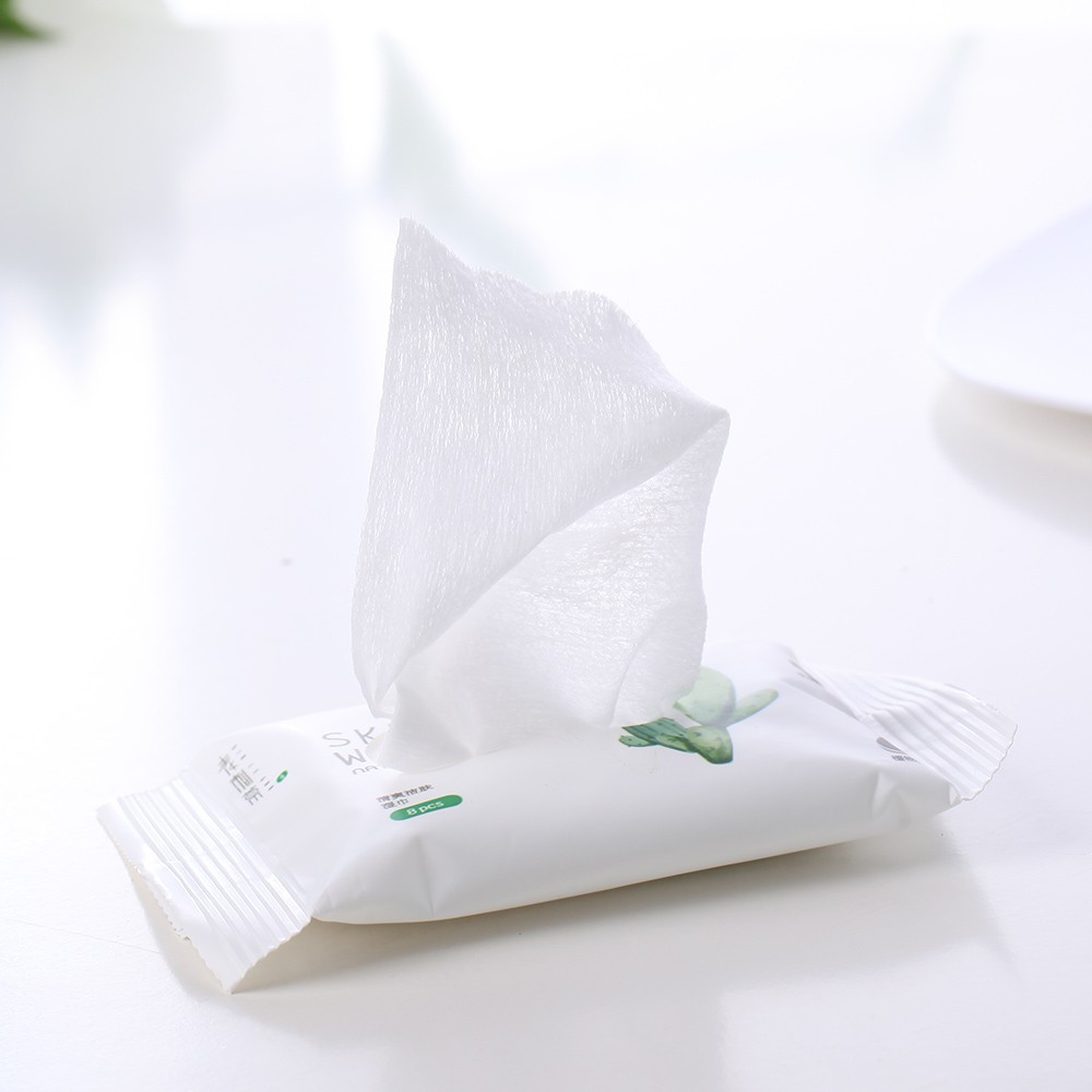 Khăn ướt làm sạch thanh mát xương rồng 8 miếng*10 bao - MINIGOOD