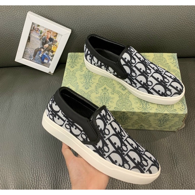 Giầy slip on thời trang nam có hoạ tiết logo, Giầy sục nam đế trắng mũi tròn phong cách trẻ trung btshop từ 38 đến 42