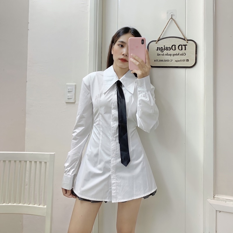 Áo sơ mi chiết eo khoe lưng