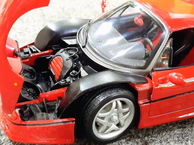 Xe Mô Hình Ferrari F50 tỉ lệ 1:18 Hãng Bburago sản xuất . Màu Đỏ