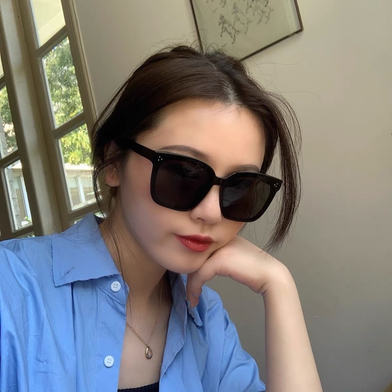 Kính mắt nam nữ gọng vuông phong cách Hàn Quốc