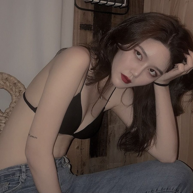 Áo Lót Không Gọng Với Thiết Kế Cúp Ngực Gợi Cảm Dành Cho Nữ