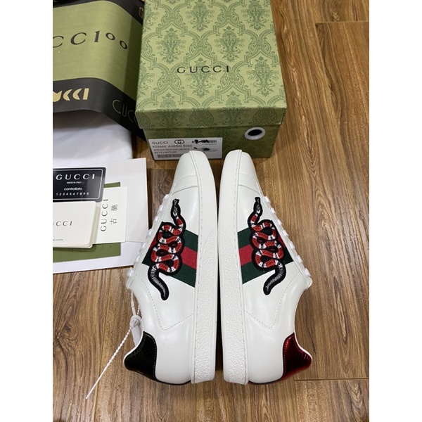 Giày siêu cấp nam nữ rắn thêu guccj_full box