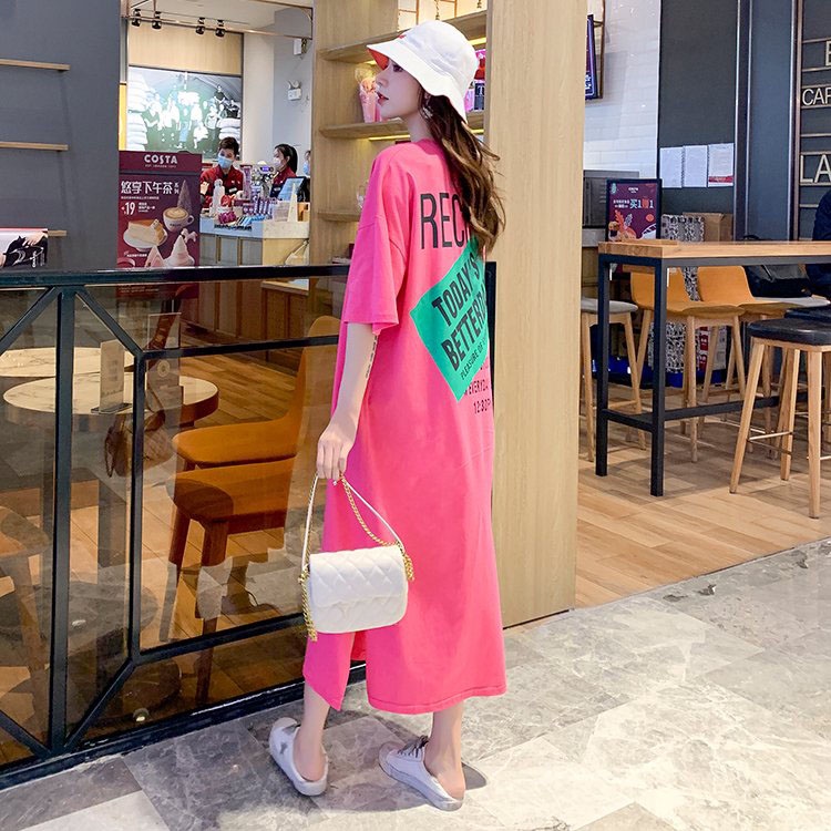 Đầm thun suông xẻ tà váy cổ tròn dáng dài họa tiết chữ today