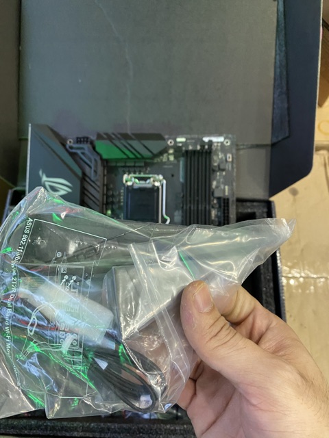 Main Asus ROG STRIX Z390-E GAMING wifi hàng xách tay new 100% | BigBuy360 - bigbuy360.vn