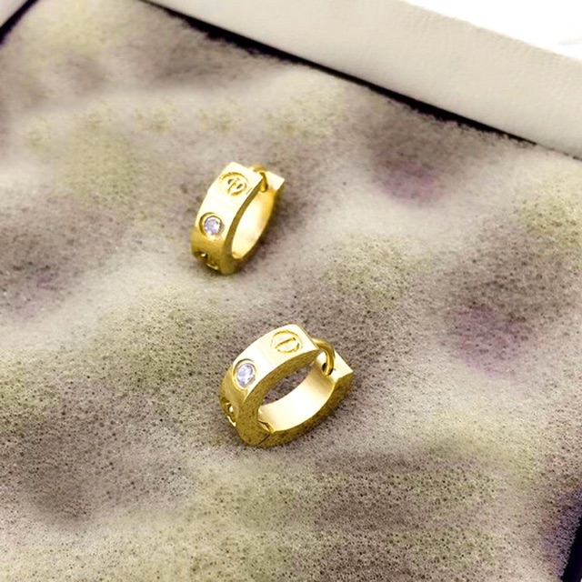 Bông tai titan dạng tròn đính đá BTT12