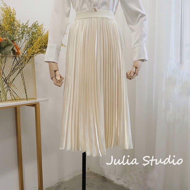 Chân váy Jullia studio màu kem độ dài và form vừa phải | BigBuy360 - bigbuy360.vn