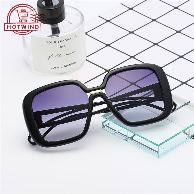 Kính mát gọng vuông chống tia UV400 thời trang