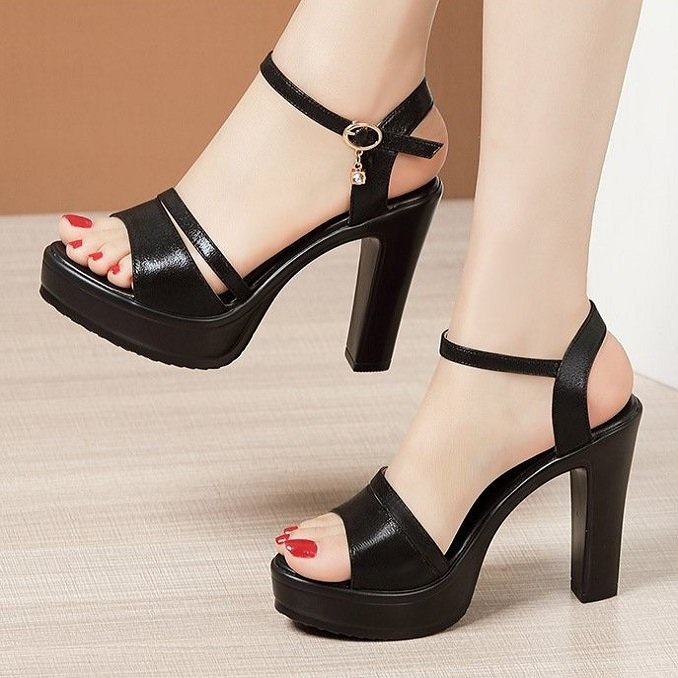 Xăng đan cao gót quai bảng kết dây V3