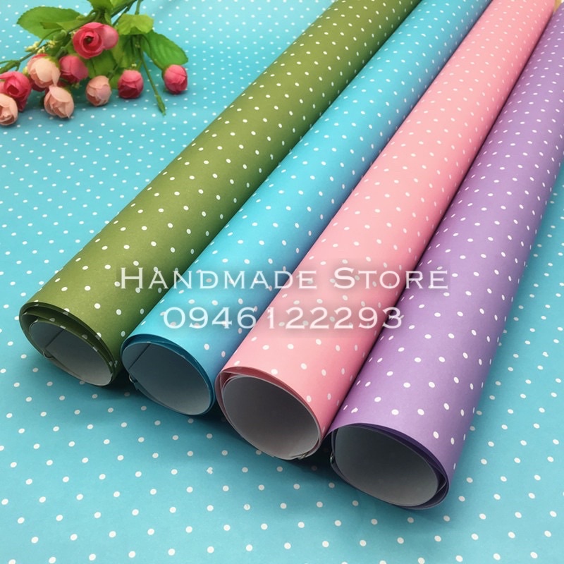 Giấy gói quà chấm bi