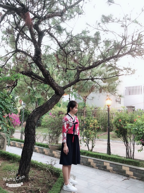 Hanbok cách tân thiết kế trẻ trung