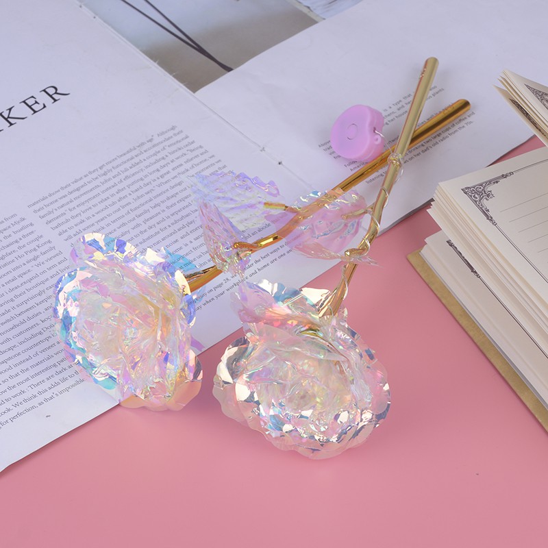 Hoa hồng mạ vàng 24K trang trí tiệc cưới