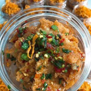 300G CƠM CHÁY LẮC KHÔ GÀ.