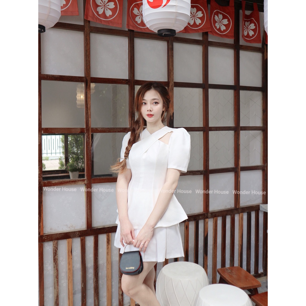 Áo thiết kế Wonderhouse cổ yếm dáng xòe chữ A chất vải 2 lớp dày dặn dạo phố, công sở nữ tính - Fiona Top
