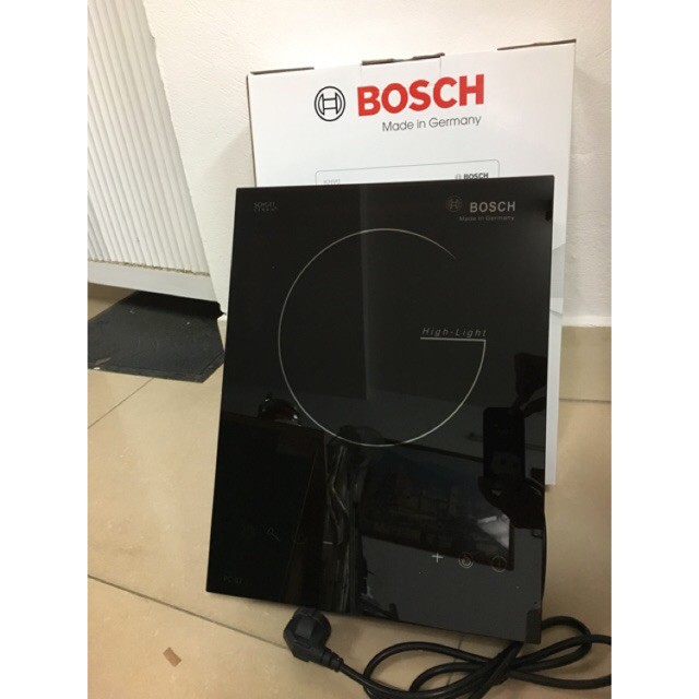 Bếp từ đơn Bosch PC90. Công suất 200w. Bảo hành 12 tháng. Bếp từ đơn có thể lắp âm