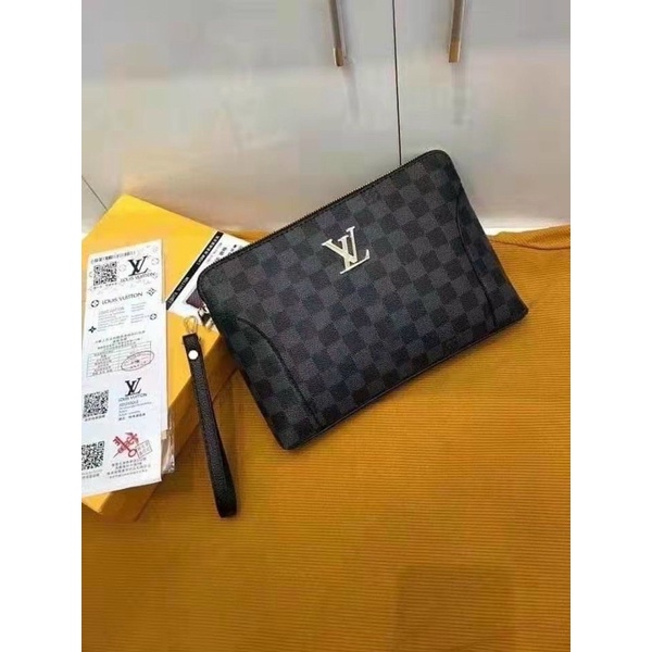 Tú ví cầm tay thời trang