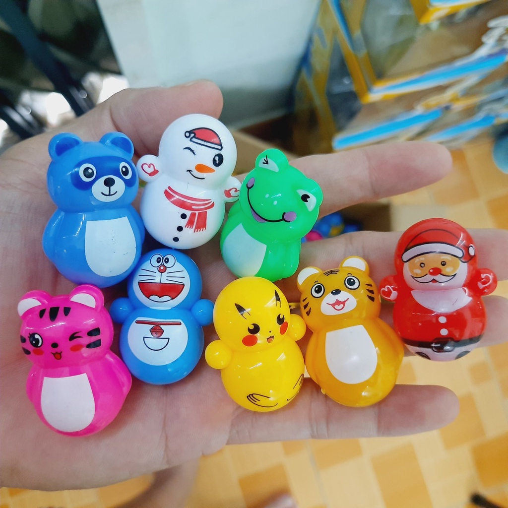 Combo 5 mô hình lật đật mini đồ chơi trẻ em chim cánh cụt Doraemon ,pikachu ,ếch ,mèo, hổ ,gấu