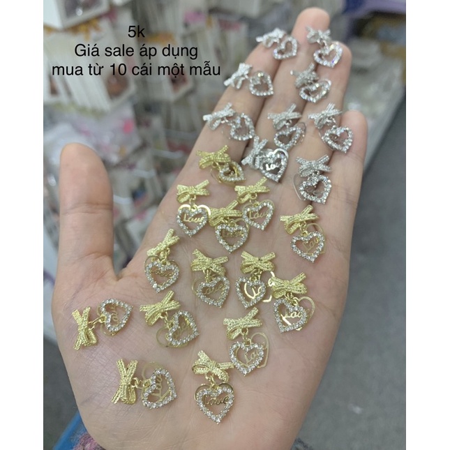 Cham hình đính móng