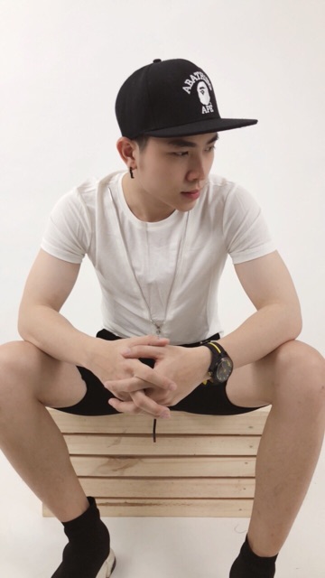 Áo thun lạnh khoá khoen tròn hình chữ V