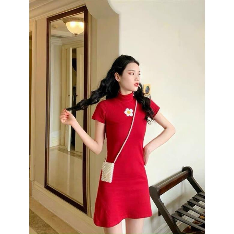 Váy Suông Đỏ, Đầm Thun Cổ Tròn Thêu Họa Tiết Hoa Cúc Hàng Quảng Châu Cao Cấp Trend Năm 2021. | BigBuy360 - bigbuy360.vn