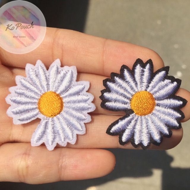 Miếng vải sticker ủi thêu hình hoa cúc hoạ mi daisy logo G-Dragon Peaceminusone, phụ kiện patch vá dán giày paranoise