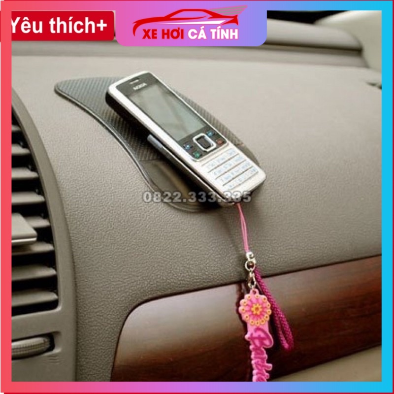 Tấm Lót Dán Giữ Điện Thoại vật dụng chống trượt trên Ô Tô Xe Hơi, miếng cao su silicon nhựa dẻo chống sốc
