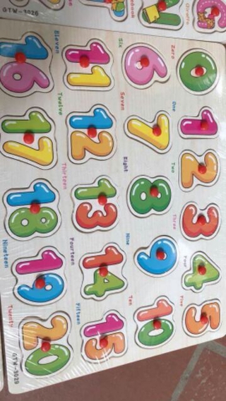 Bộ bảng gỗ có núm cầm