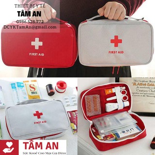 BỘ DỤNG CỤ SƠ CỨU Y TẾ KHẨN CẤP phong cách Hàn Quốc đã bao gồm nhiều vật dụng cần thiết như băng, gạc, thuốc