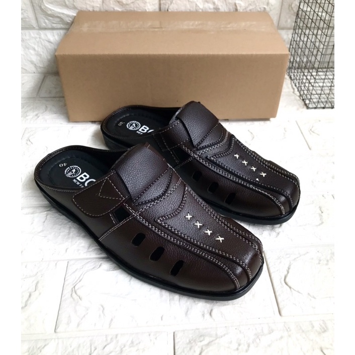 Dép sapo nam mẫu mới..da mềm..mang êm chân..mã SP04..màu nâu.sang trọng lịch lãm.