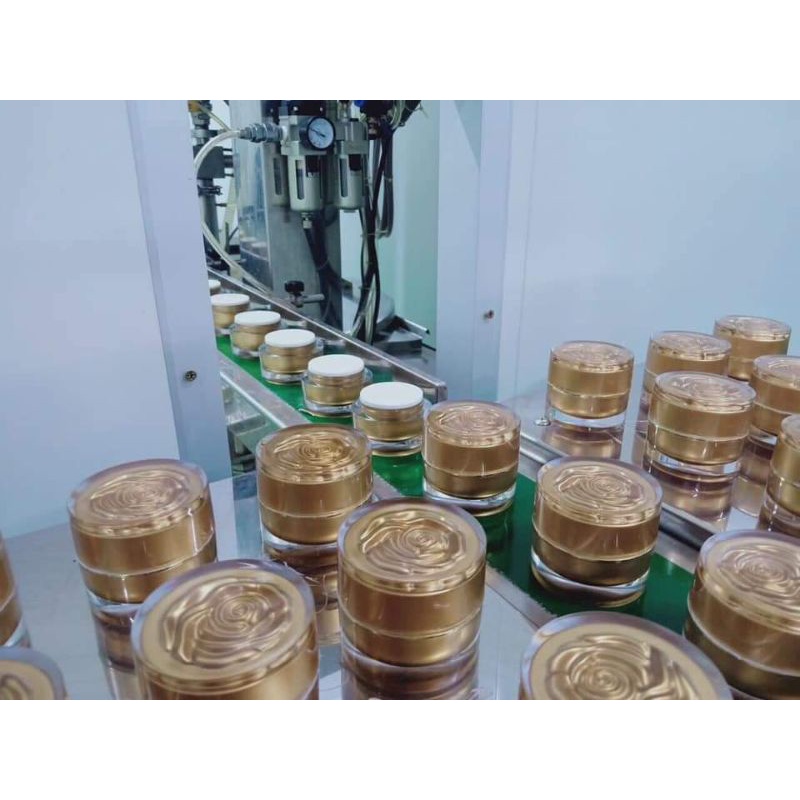 Kem đông y tái tạo da  tặng bột rửa mặt