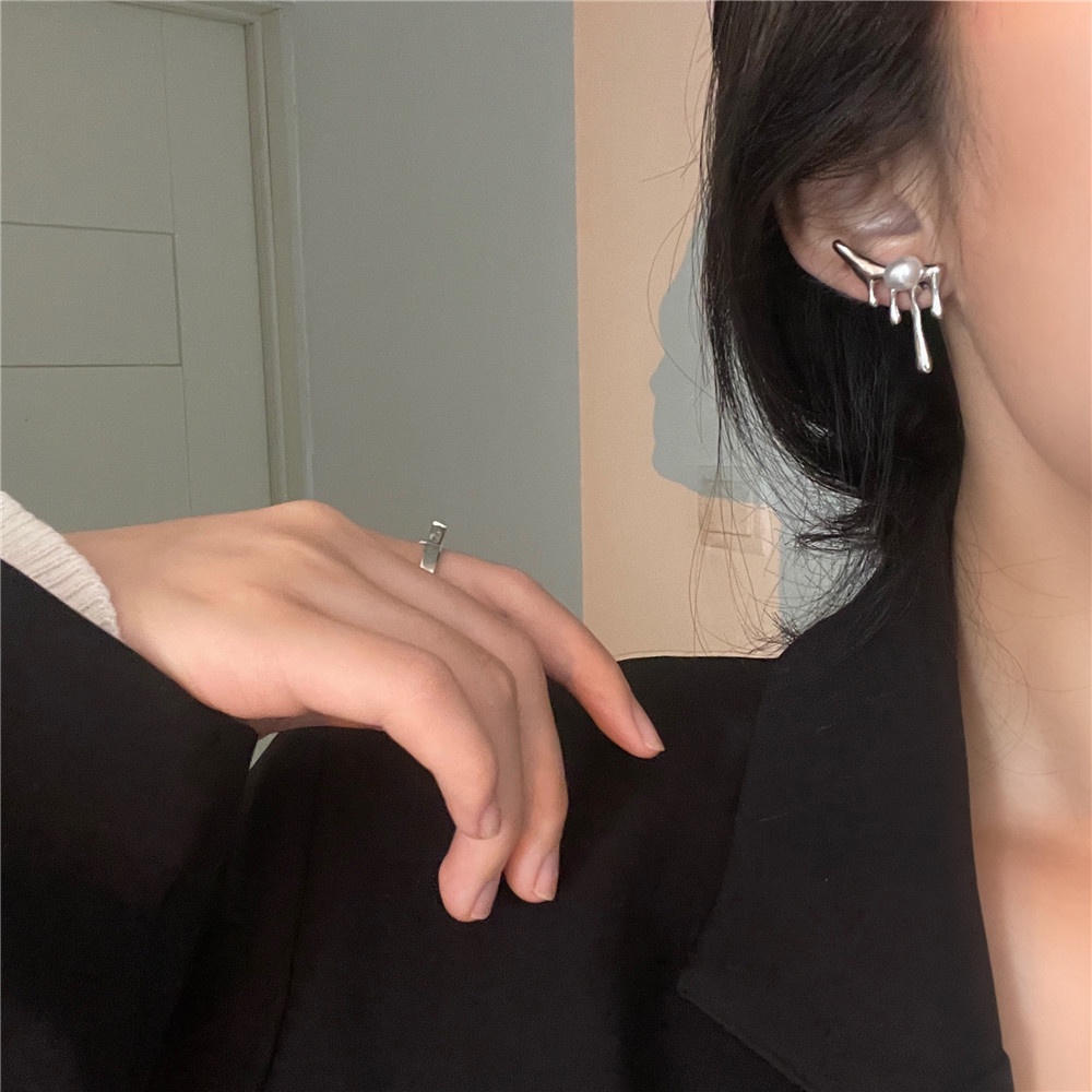 Khuyên tai kim loại đính ngọc trai nhân tạo thời trang