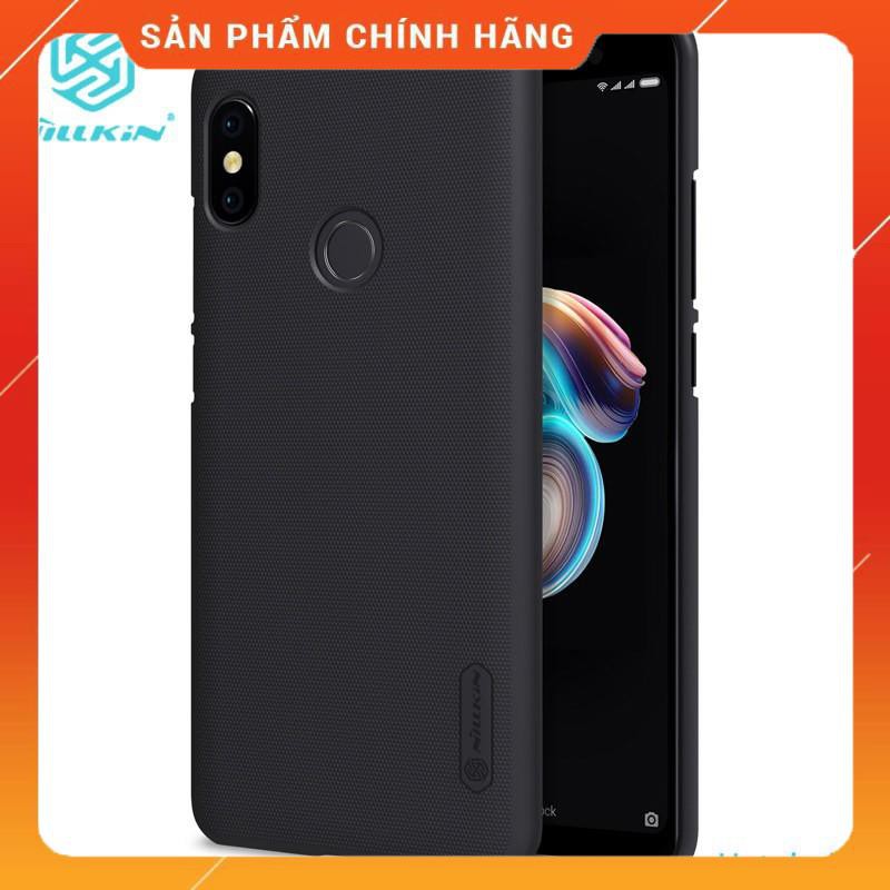 Ốp lưng sần siêu mịn Xiaomi Redmi 5 chính hãng Nillkin mặt lưng nhám chống trơn trượt tay (Tặng kèm 1 miếng dán từ tính)